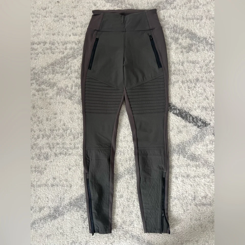 Women’s ATHLETA Headlands Hybrid Moto Tight Leggings ~ Size 0 - Picture 1 of 4